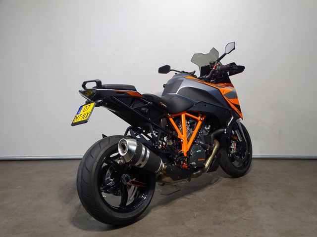 ktm - 1290-super-duke-gt