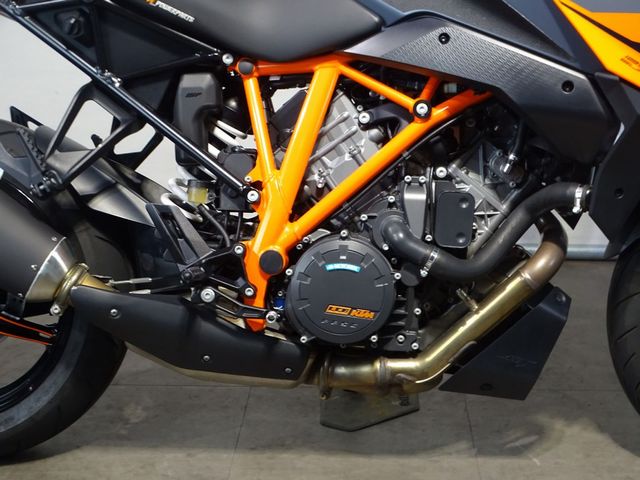 ktm - 1290-super-duke-gt
