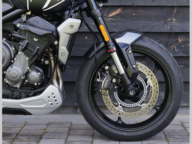 triumph - trident-660