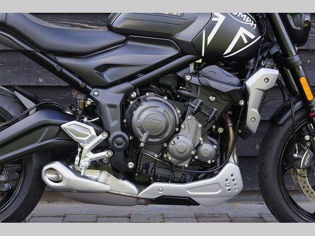 triumph - trident-660
