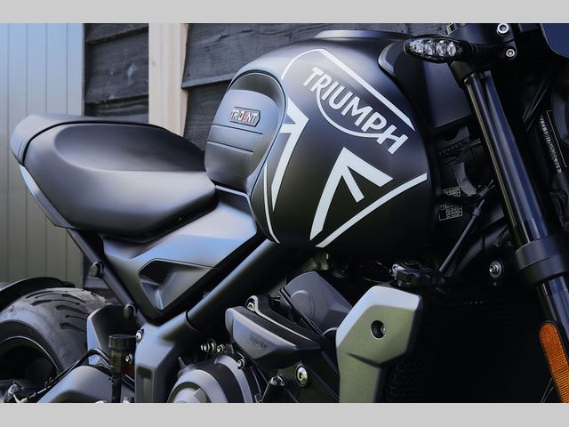 triumph - trident-660