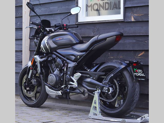 triumph - trident-660