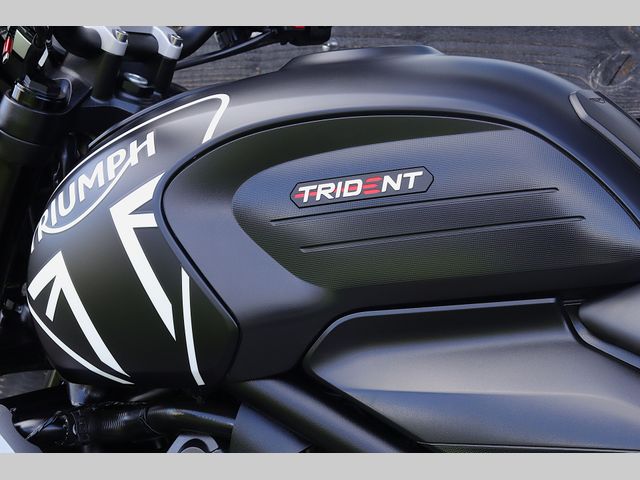 triumph - trident-660