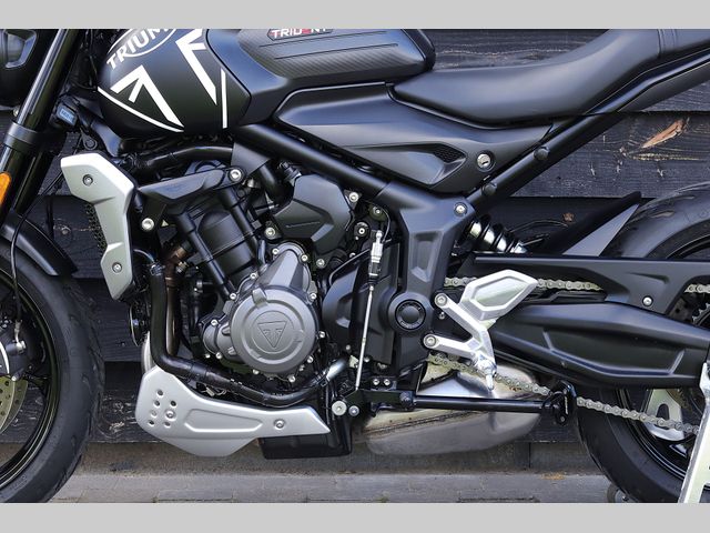 triumph - trident-660