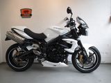 TRIUMPH STREET TRIPLE 675