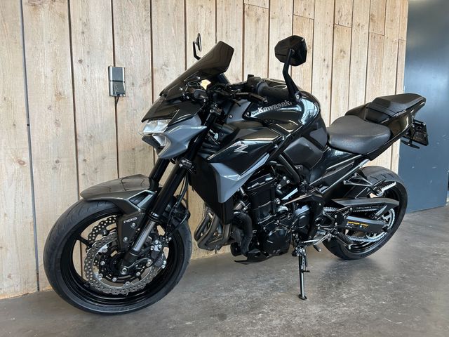 kawasaki - z900