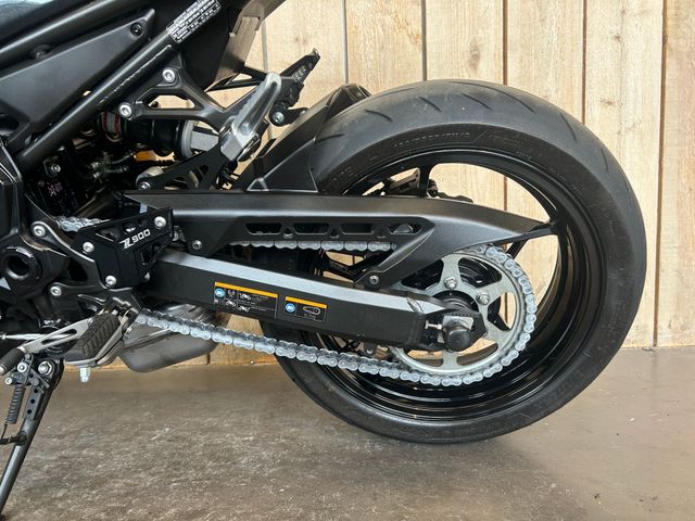 kawasaki - z900