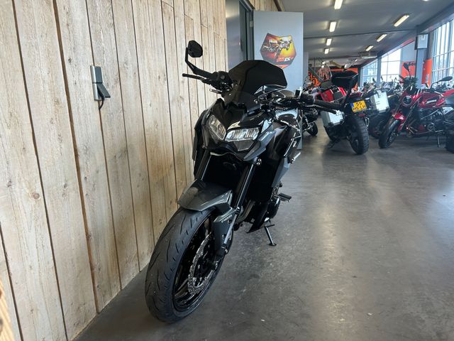 kawasaki - z900