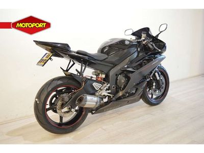 YAMAHA YZF R6 – foto 3