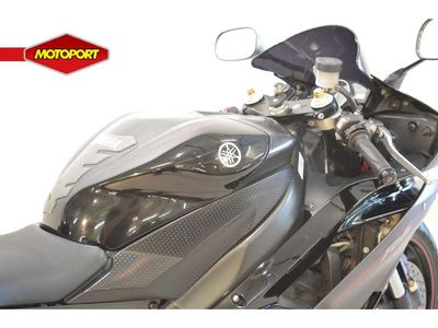 YAMAHA YZF R6 – foto 4