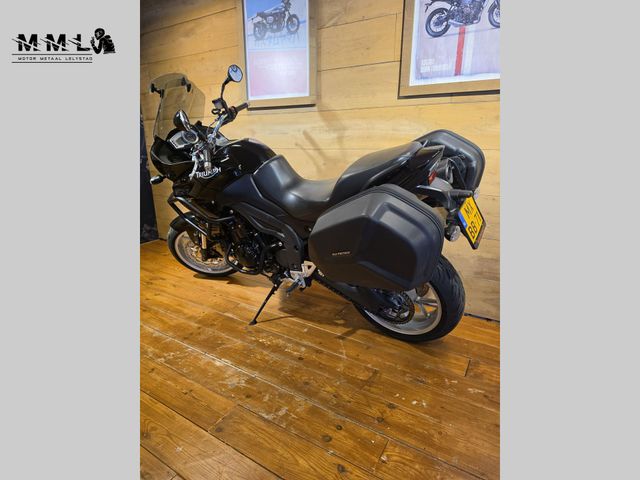 triumph - tiger-1050