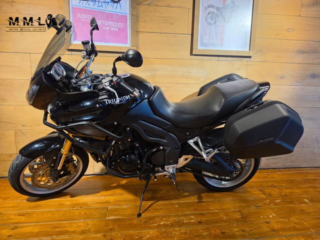 triumph - tiger-1050