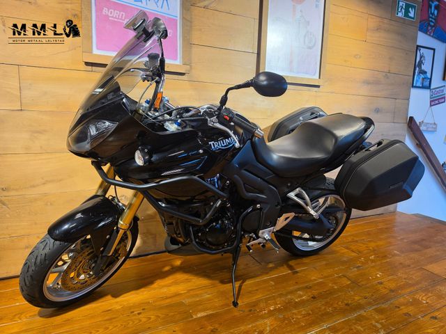 triumph - tiger-1050