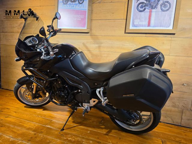 triumph - tiger-1050