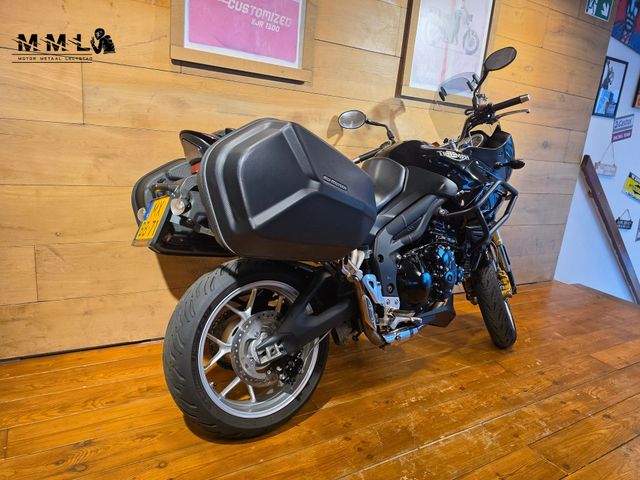 triumph - tiger-1050
