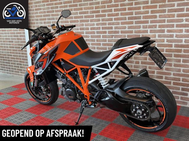 ktm - 1290-super-duke-r