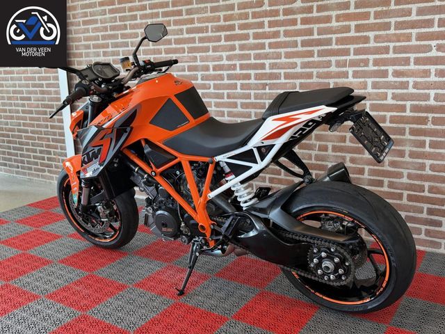 ktm - 1290-super-duke-r