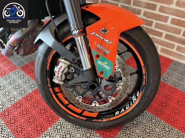 ktm - 1290-super-duke-r