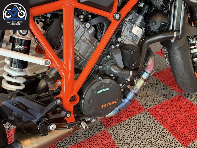 ktm - 1290-super-duke-r
