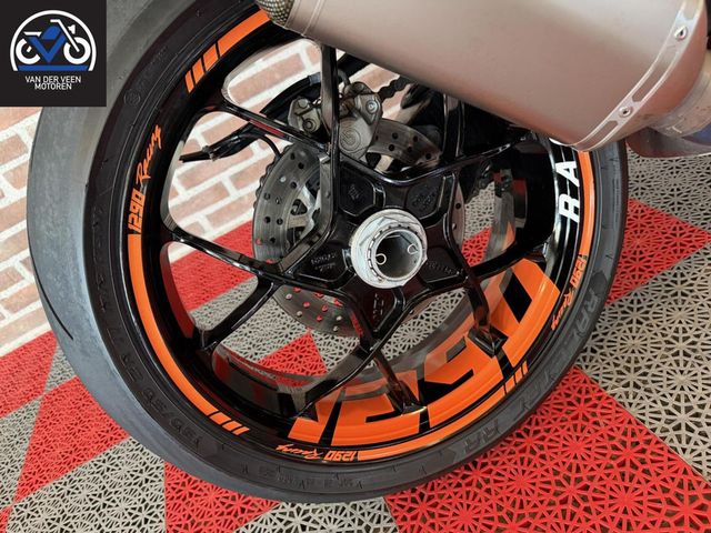 ktm - 1290-super-duke-r
