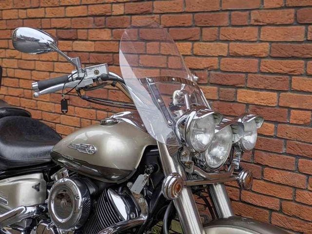 yamaha - xvs-1100-a-dragstar-classic