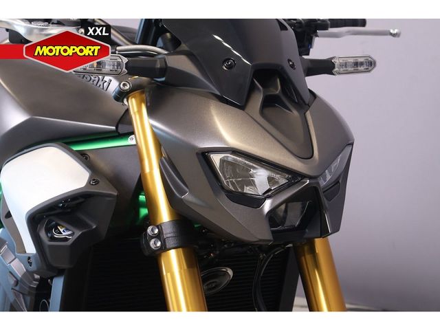 kawasaki - z900