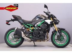 KAWASAKI Z900