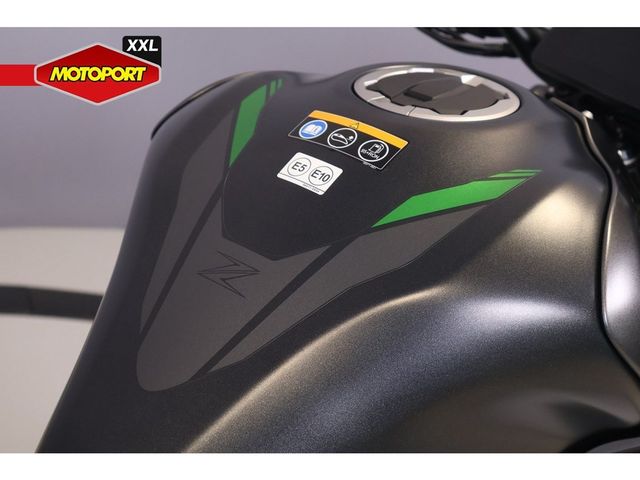 kawasaki - z900