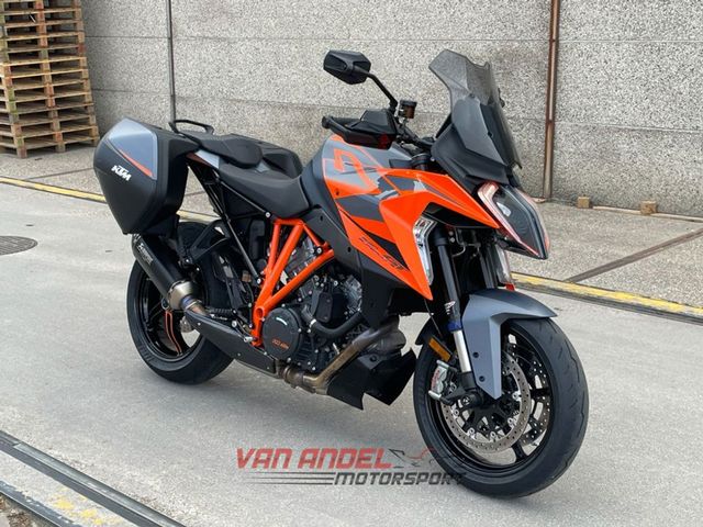 ktm - 1290-super-duke-gt