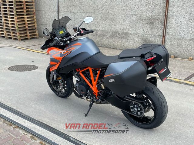 ktm - 1290-super-duke-gt