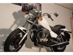 MOTO GUZZI 750 NEVADA