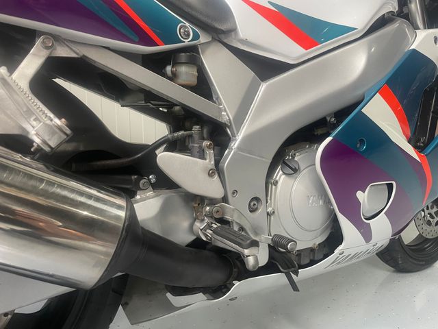 yamaha - fzr-600-r
