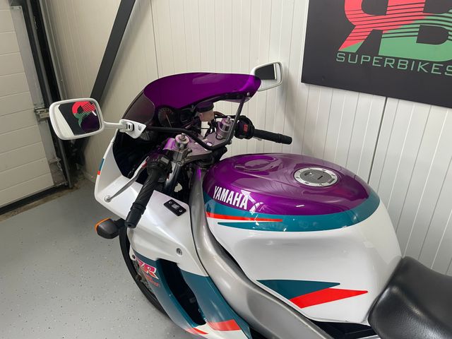 yamaha - fzr-600-r