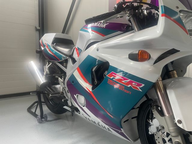 yamaha - fzr-600-r