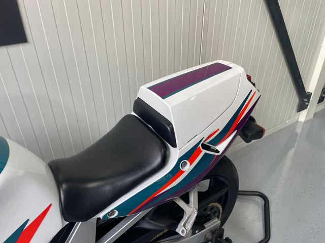 yamaha - fzr-600-r