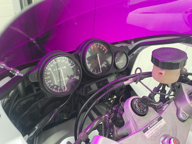 yamaha - fzr-600-r