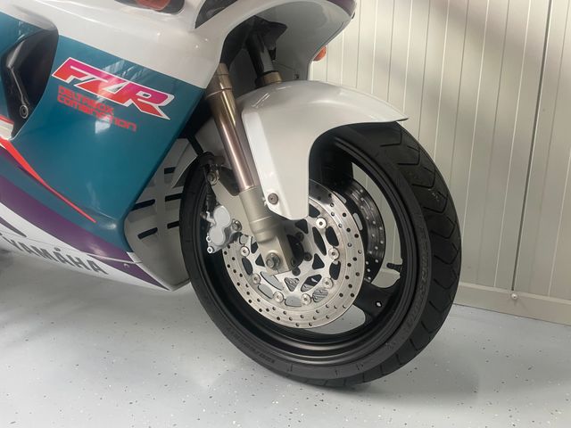 yamaha - fzr-600-r