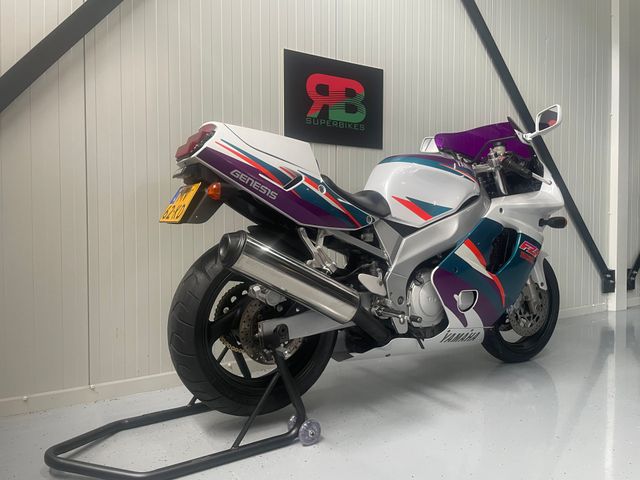 yamaha - fzr-600-r