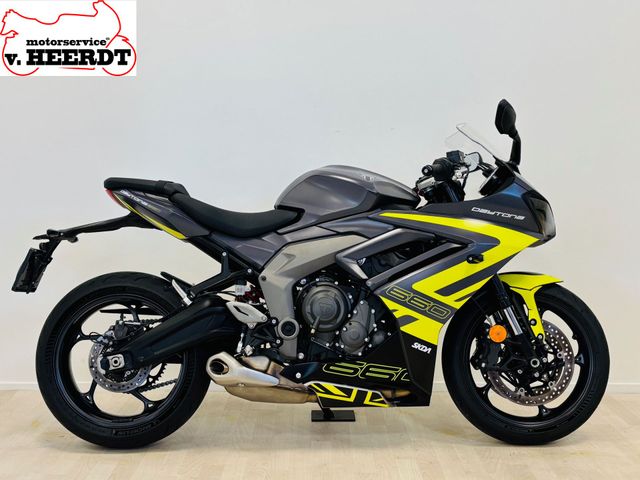triumph - daytona-660