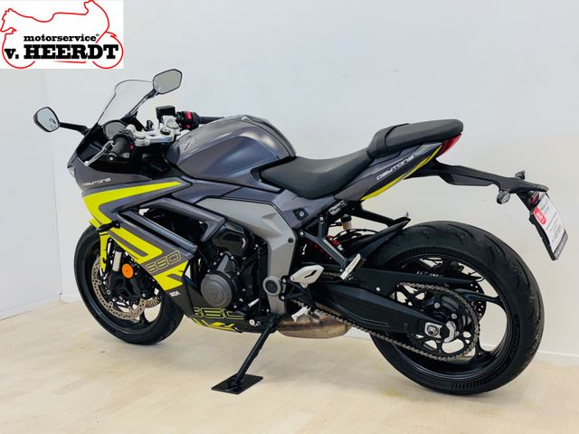 triumph - daytona-660