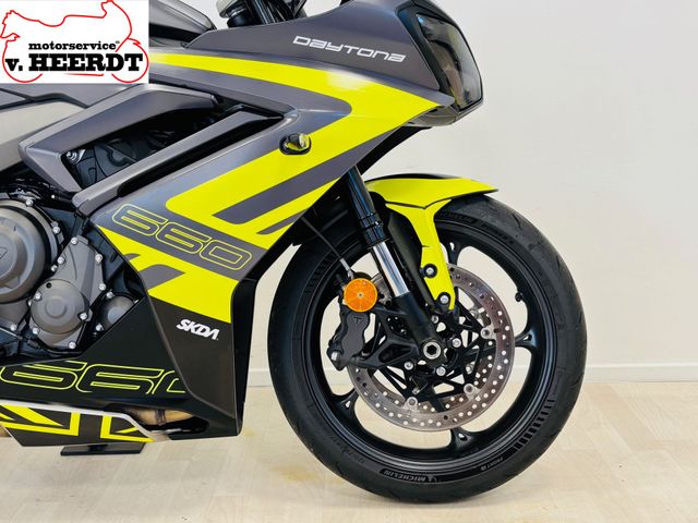 triumph - daytona-660