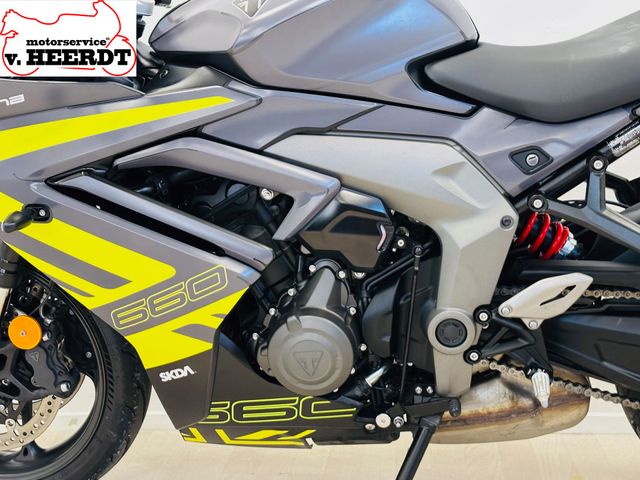 triumph - daytona-660