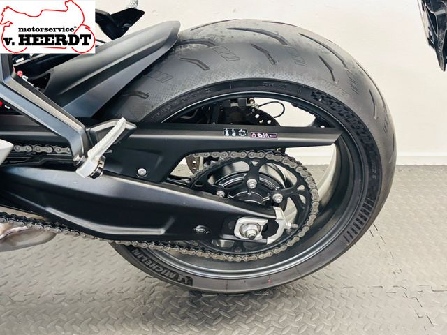 triumph - daytona-660