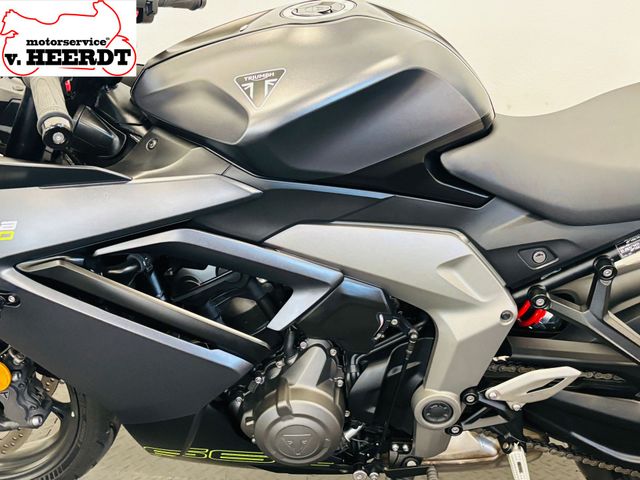 triumph - daytona-660