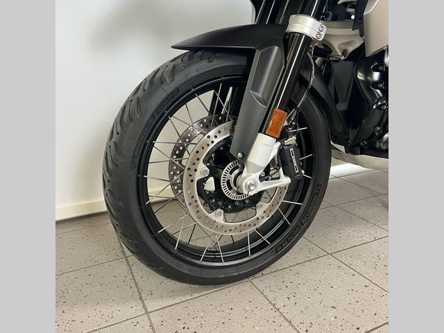 bmw - r-1250-gs-triple-black