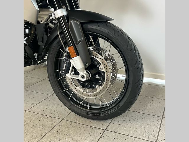 bmw - r-1250-gs-triple-black