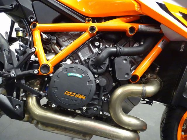 ktm - 1290-super-duke-r