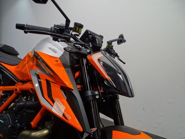 ktm - 1290-super-duke-r