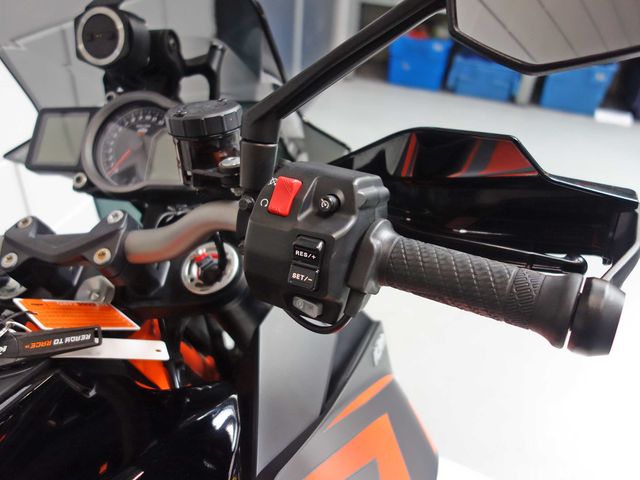 ktm - 1290-super-duke-gt