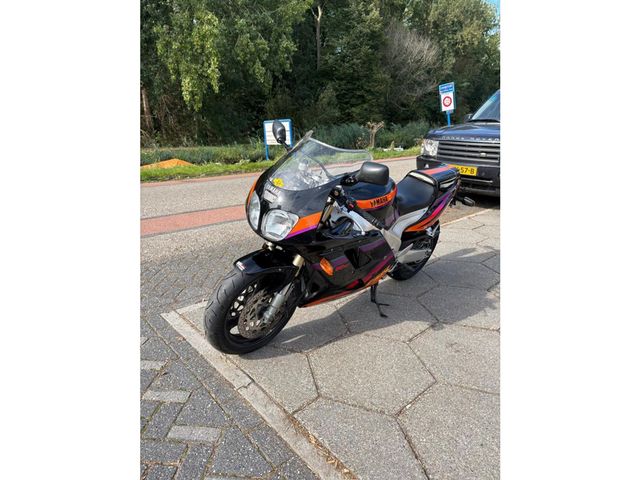 yamaha - fzr-1000
